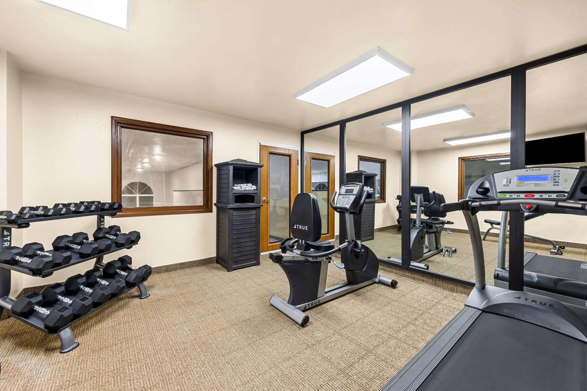 Comfort Inn & Suites Pueblo Extérieur photo